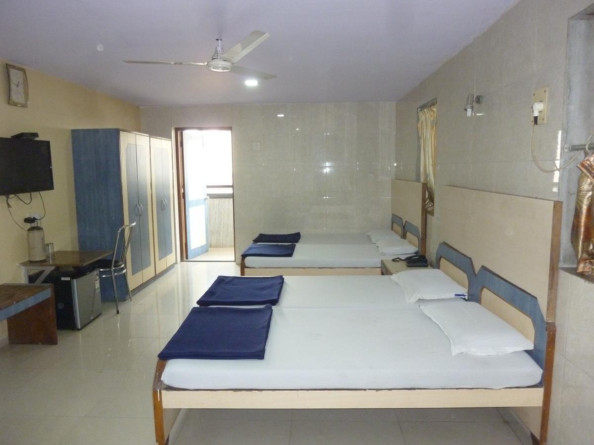 Hotel Stars Mumbai Room photo