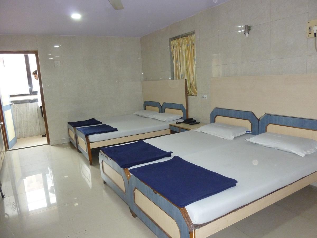 Hotel Stars Mumbai Room photo