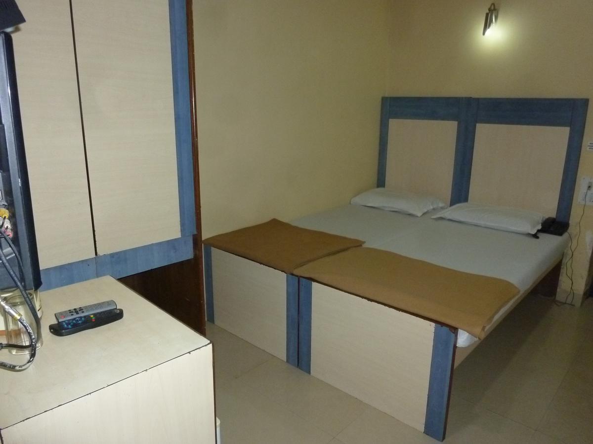Hotel Stars Mumbai Room photo