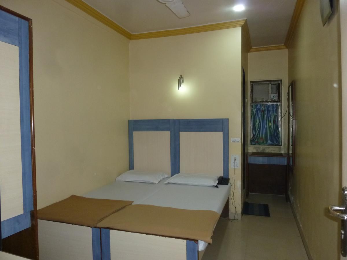 Hotel Stars Mumbai Room photo