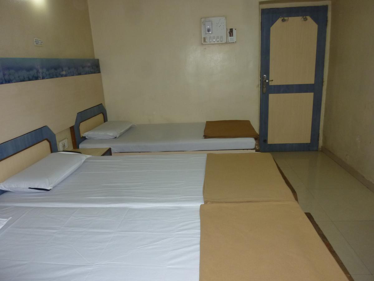 Hotel Stars Mumbai Room photo