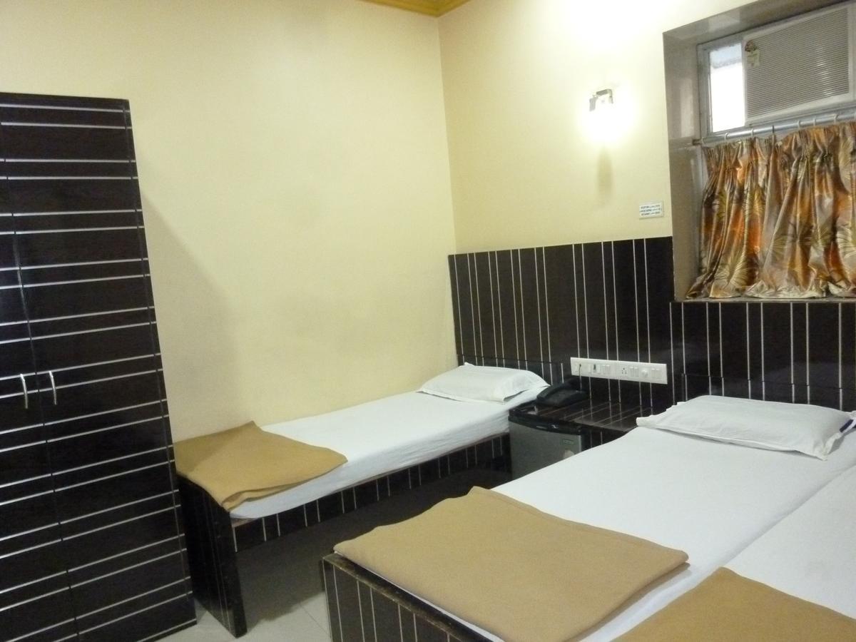 Hotel Stars Mumbai Room photo