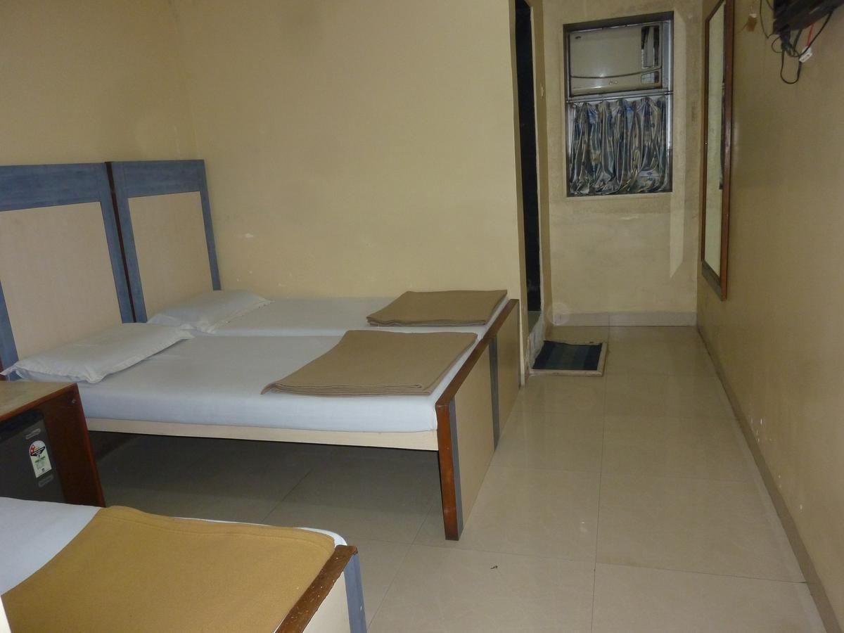 Hotel Stars Mumbai Room photo